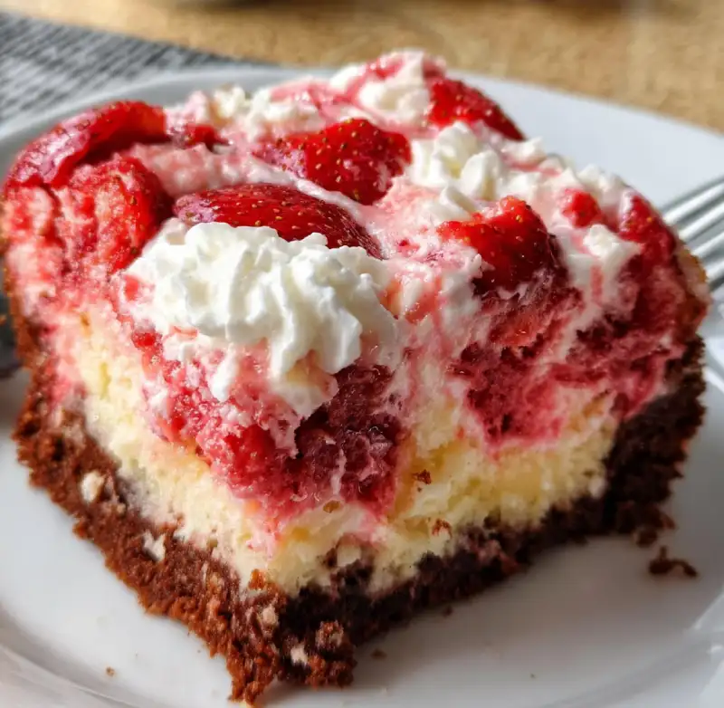 Strawberry Earthquake Cake: Easy Recipe Guide